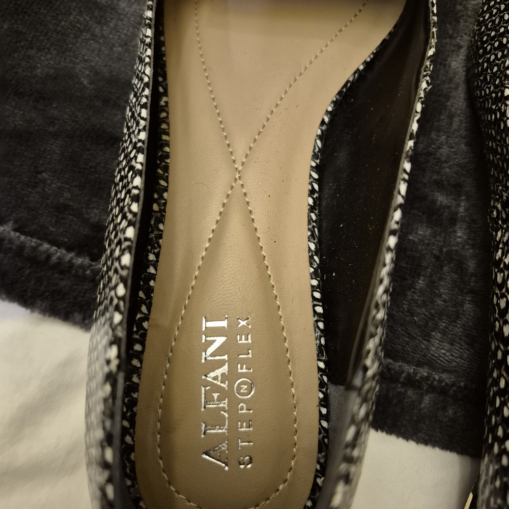 Alfani Black & White Patterned Pointed-Toe Flats - Picture 3 of 4